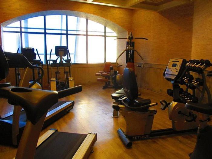 Steps From Foxwoods- Beachfront Retreat With Pools 산후안 외부 사진