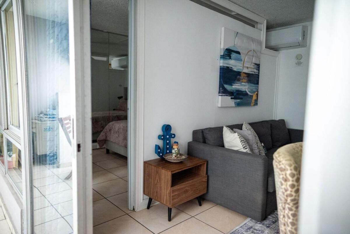 Steps From Foxwoods- Beachfront Retreat With Pools 산후안 외부 사진