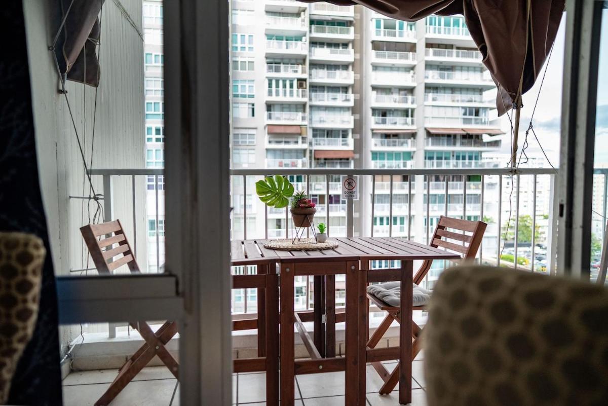 Steps From Foxwoods- Beachfront Retreat With Pools 산후안 외부 사진