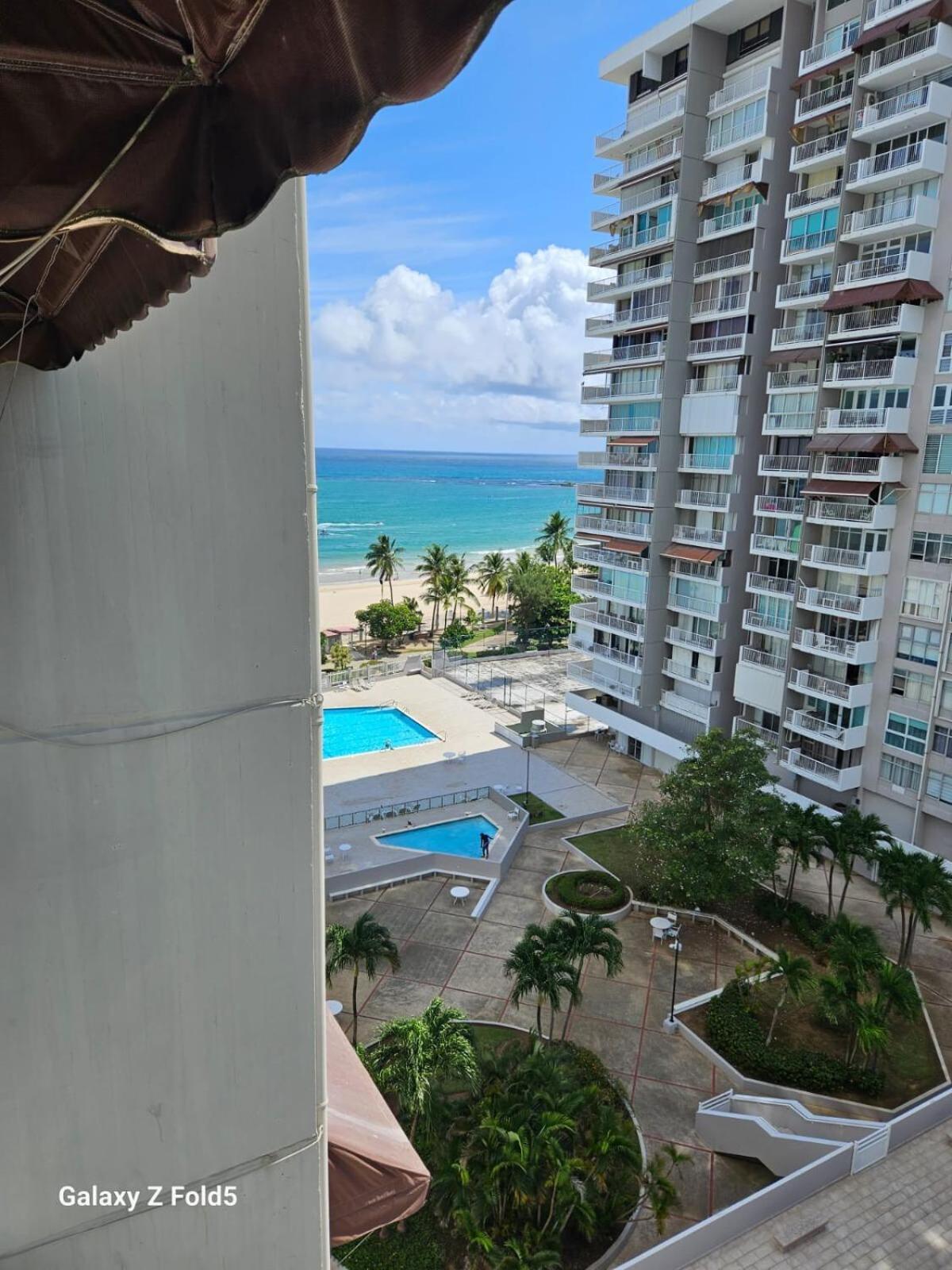 Steps From Foxwoods- Beachfront Retreat With Pools 산후안 외부 사진