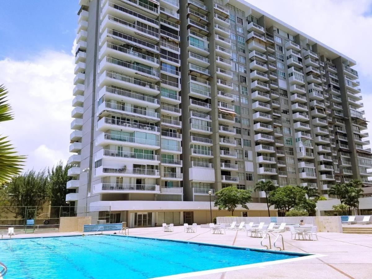 Steps From Foxwoods- Beachfront Retreat With Pools 산후안 외부 사진